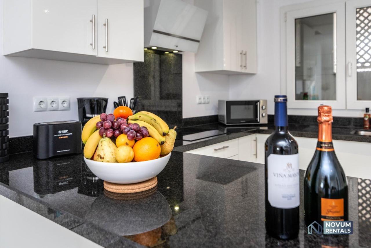 Puerto Banus Finest 2-Bdrm Apt - 50 Metres To Beach Марбелья Екстер'єр фото