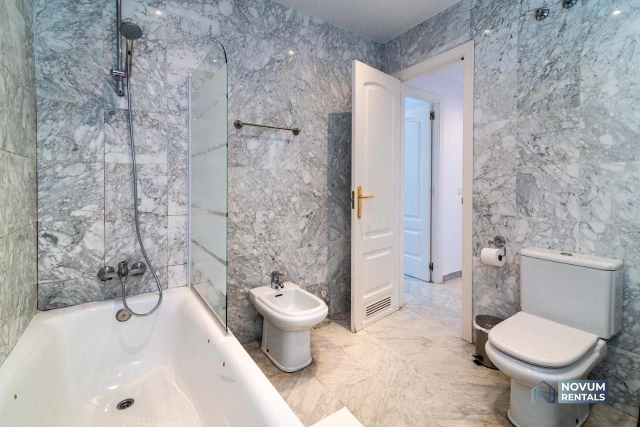 Puerto Banus Finest 2-Bdrm Apt - 50 Metres To Beach Марбелья Екстер'єр фото