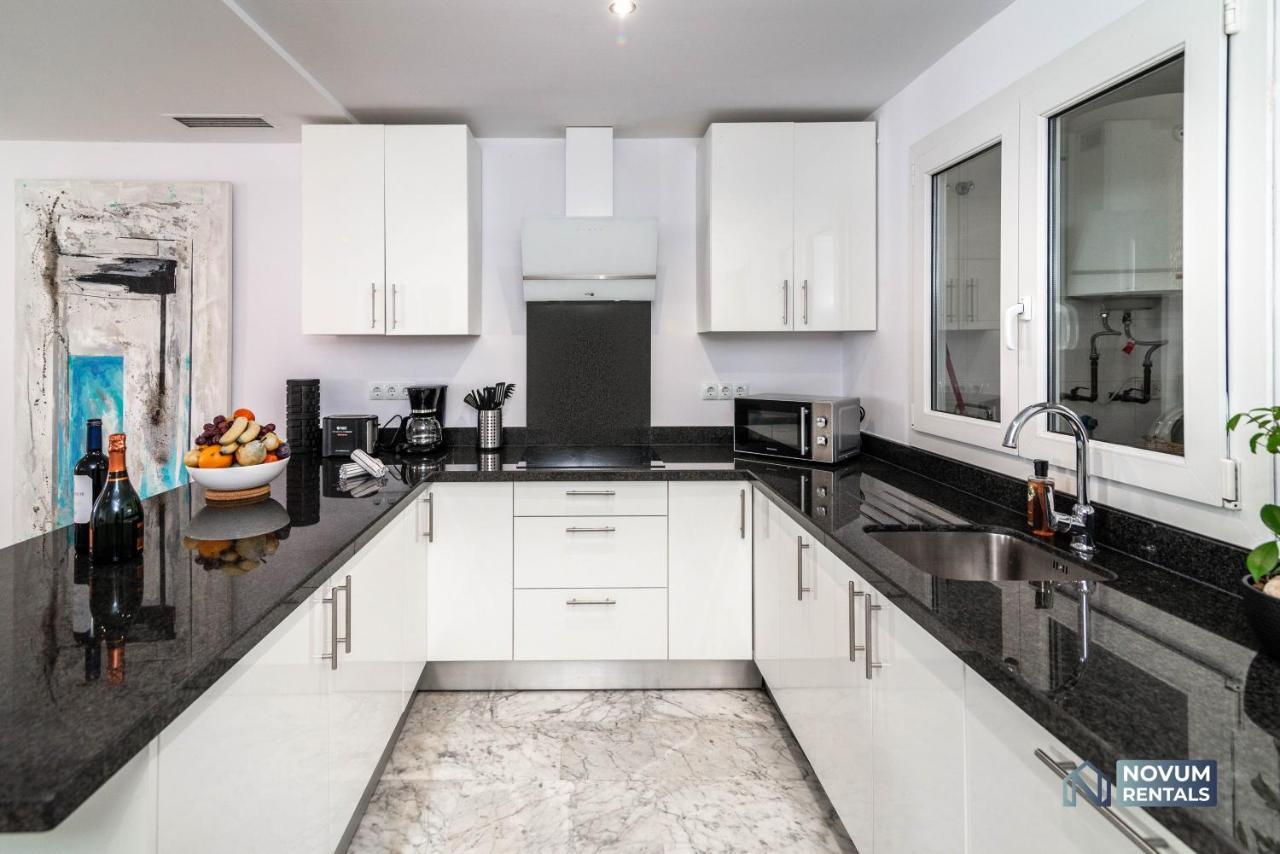 Puerto Banus Finest 2-Bdrm Apt - 50 Metres To Beach Марбелья Екстер'єр фото