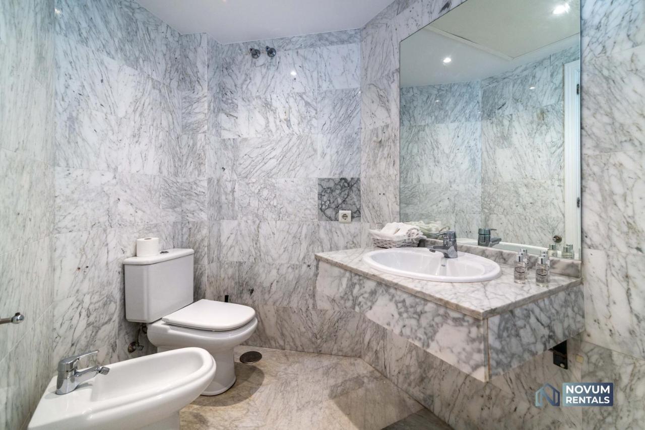 Puerto Banus Finest 2-Bdrm Apt - 50 Metres To Beach Марбелья Екстер'єр фото